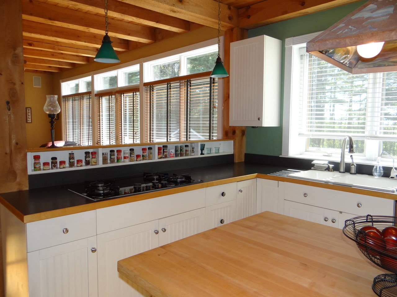 248 Charles Road Williston, VT 05495 - Photo 5 of 40