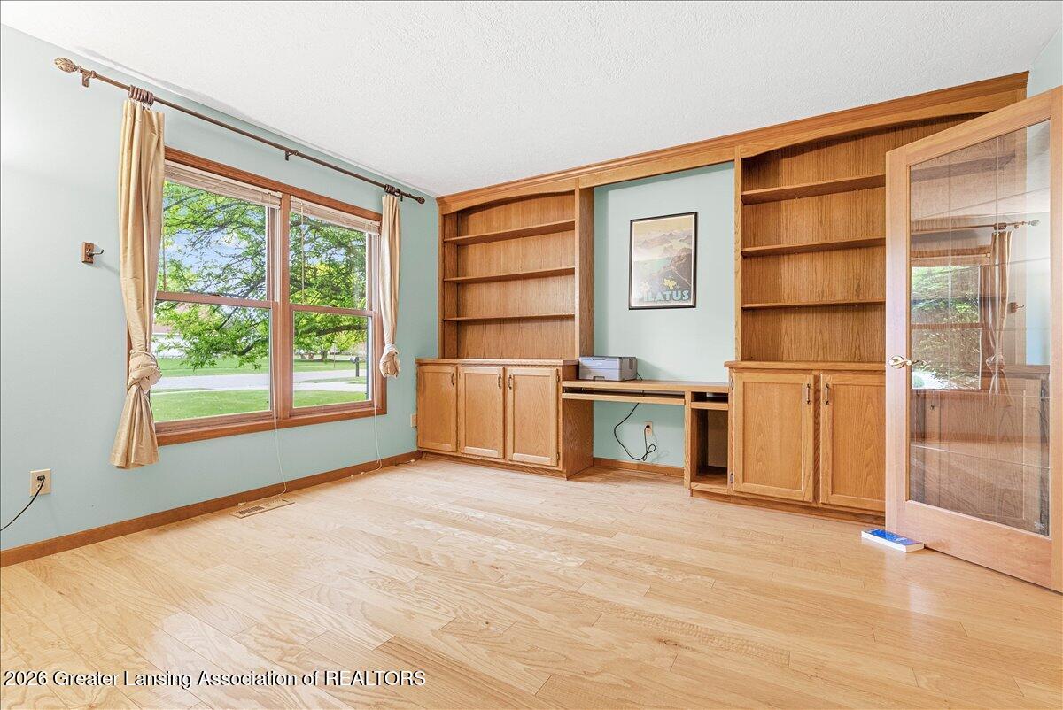 4116 Cornell Road Okemos, MI 48864 - Photo 16 of 39 37-Media Jett-37