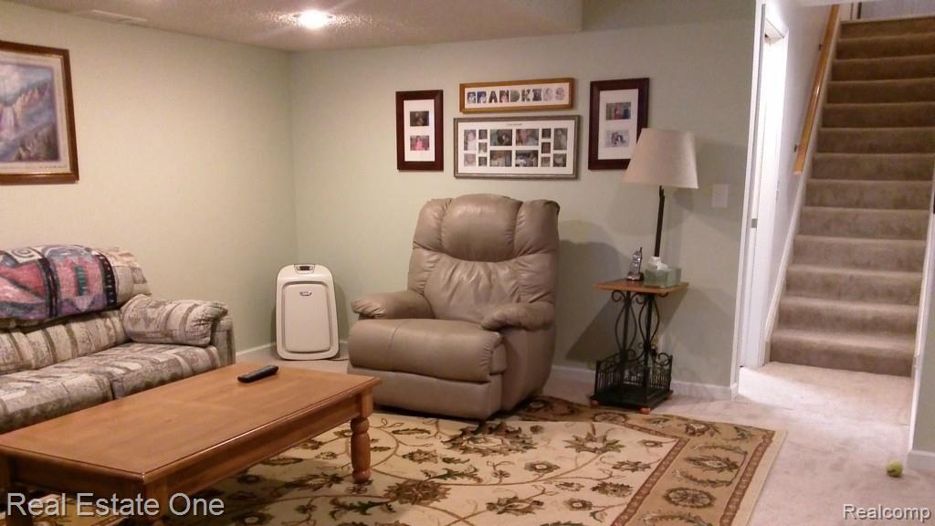 1220 Ruby Avenue Rochester Hills, MI 48309 - Photo 20 of 32