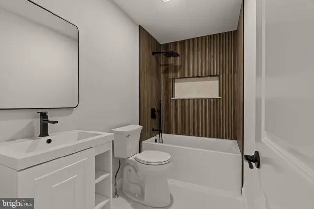 a bathroom with a bathtub
