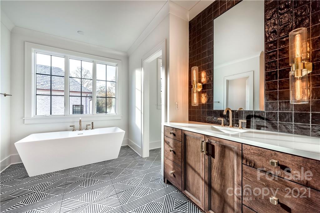 5020 Gilchrist Road Charlotte, NC 28211 - Photo 21 of 29 Gallery Image 21