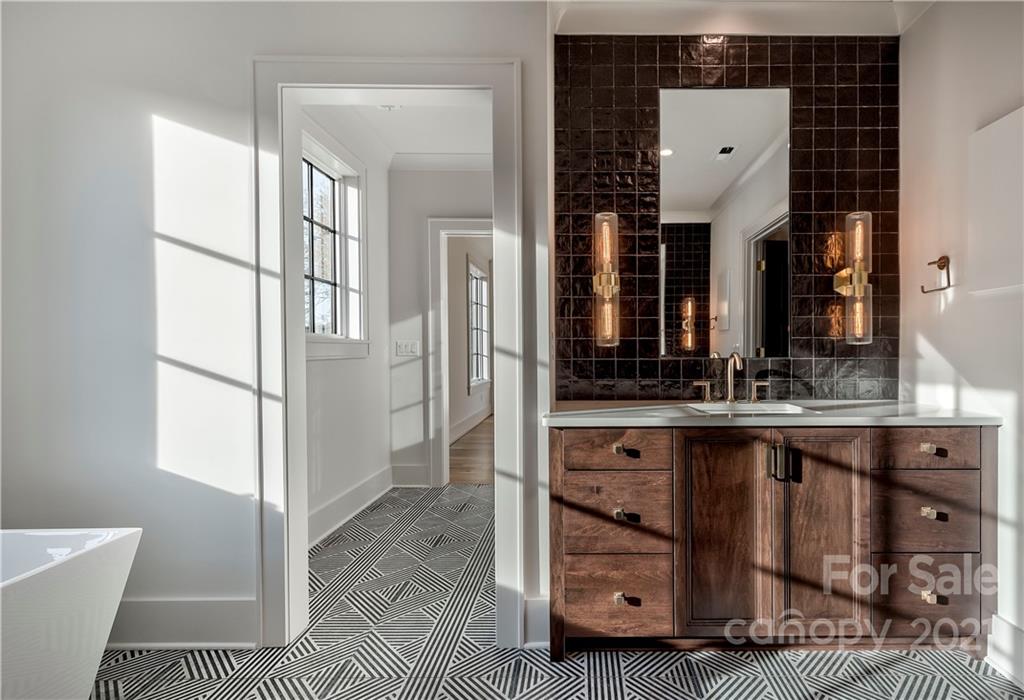 5020 Gilchrist Road Charlotte, NC 28211 - Photo 22 of 29 Gallery Image 22