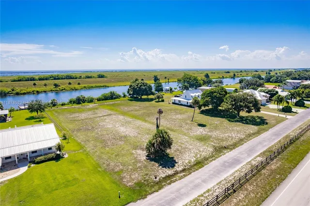 $160,900 | 13060 Highway 441, Okeechobee, FL 34974