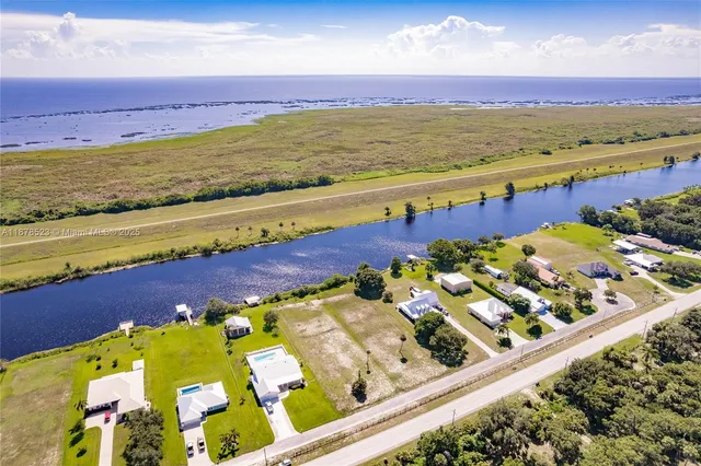 $160,900 | 13060 Highway 441, Okeechobee, FL 34974