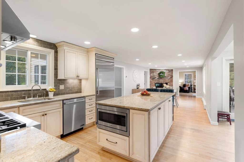15 Balmoral Road Boxford, MA 01921 - Photo 2 of 33