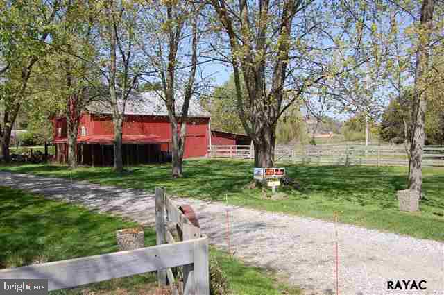 270 Tracey Road Hanover, PA 17331 - Photo 11 of 28