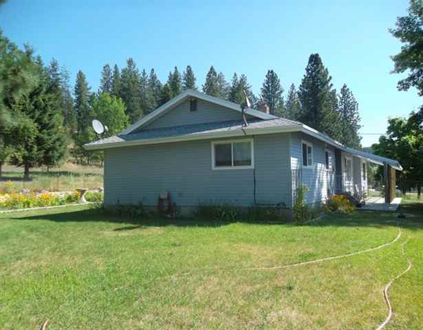 14217 East Blanchard Road Elk, WA 99009 - Photo 6 of 9