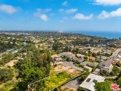 $2,790,000 | 959 Chattanooga Avenue, Pacific Palisades, CA 90272