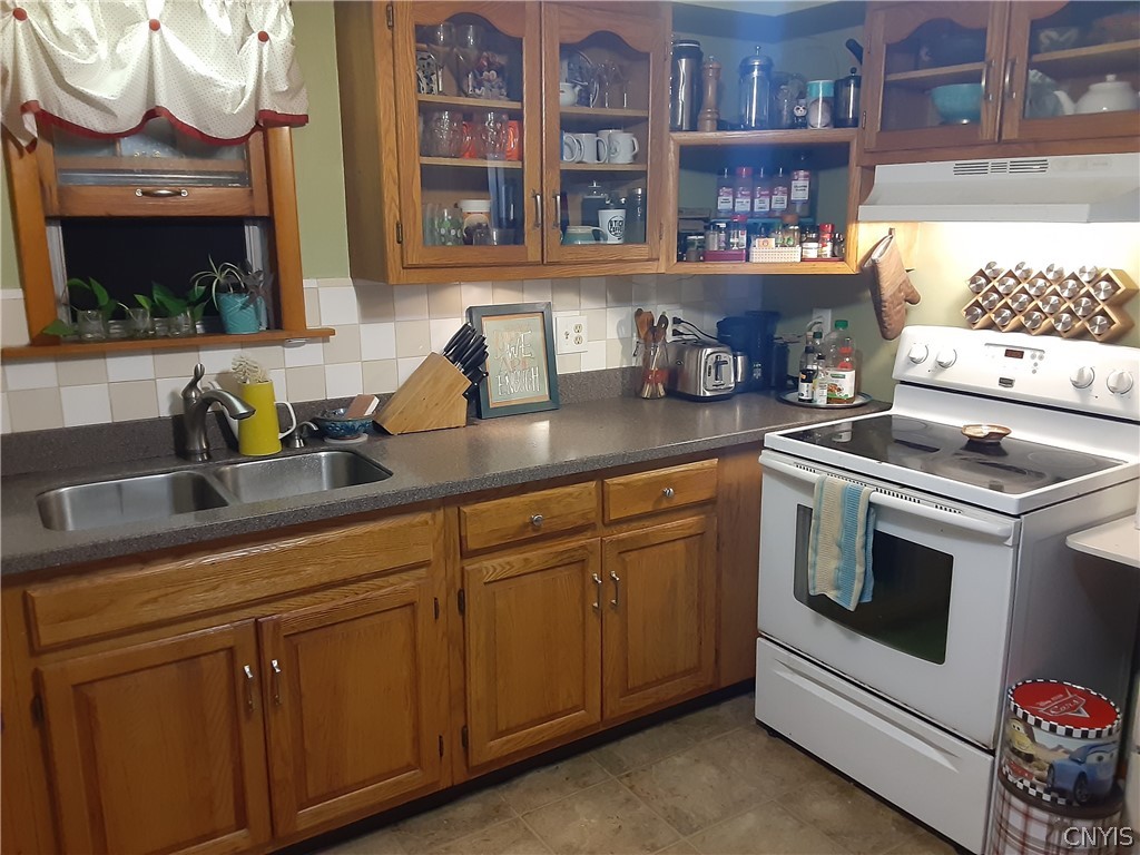 87 Ballantyne Brae Utica, NY 13501 - Photo 9 of 27