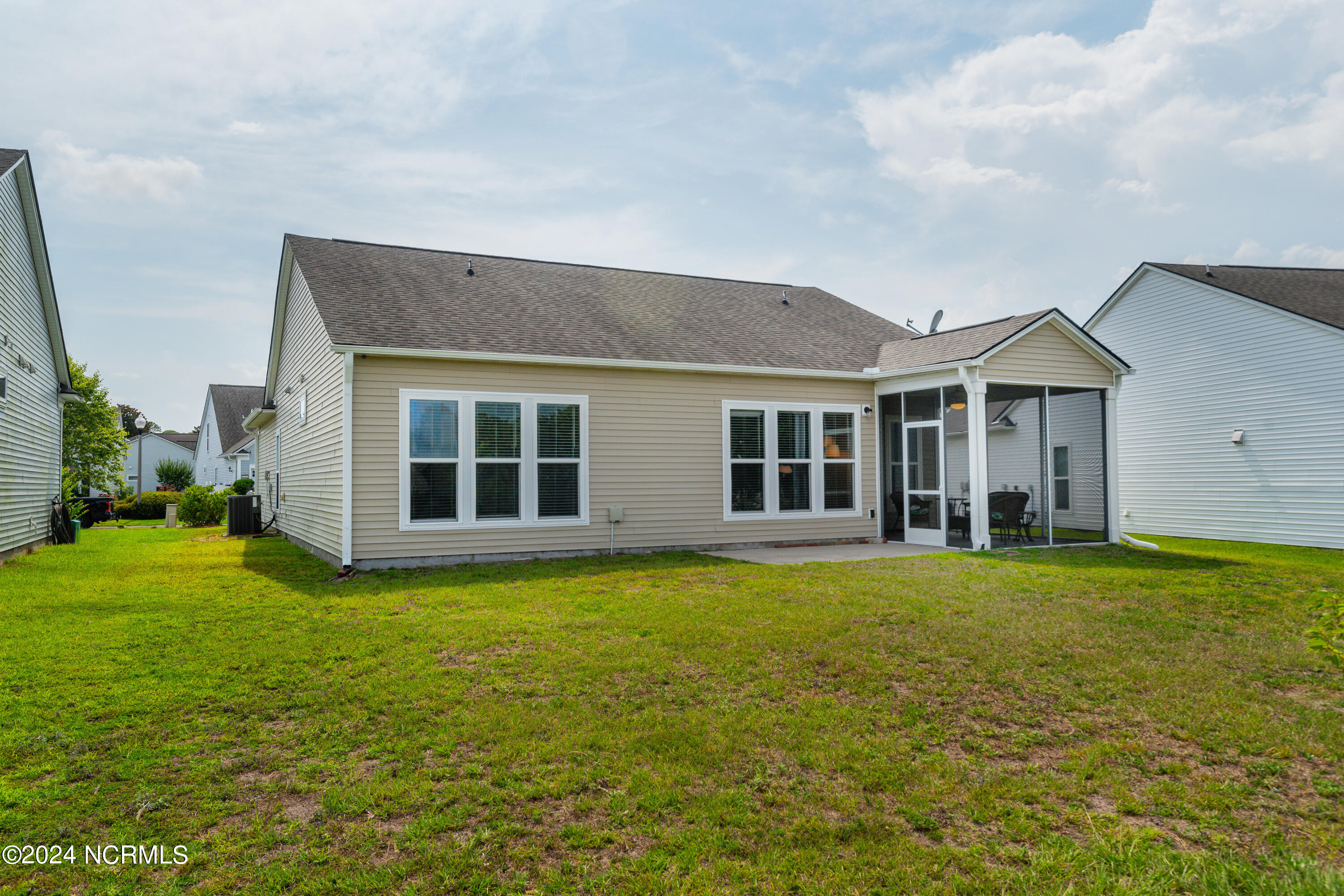 5230 Windlass Road Southport, NC 28461 - Photo 29 of 37 5230 Windlass Rd Southport0033