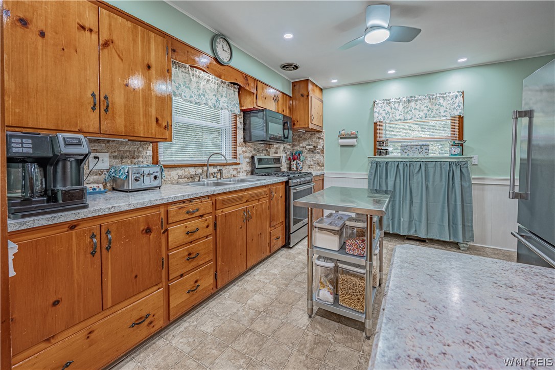 141 Elizabeth Street Ridgeway, NY 14103 - Photo 4 of 49