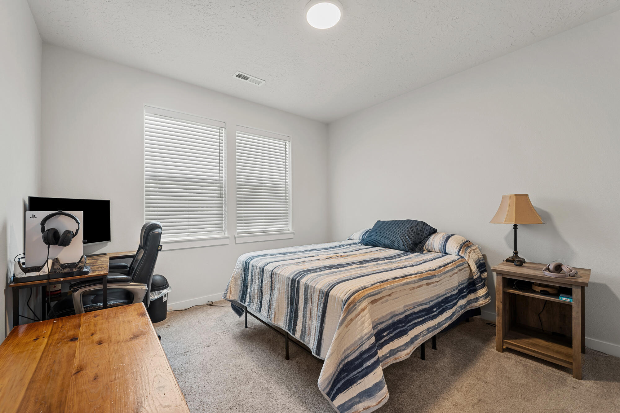 3734 Southwest Lava Place Redmond, OR 97756 - Photo 10 of 25 3734 sw lava pl, redmond, or 97756 - 04