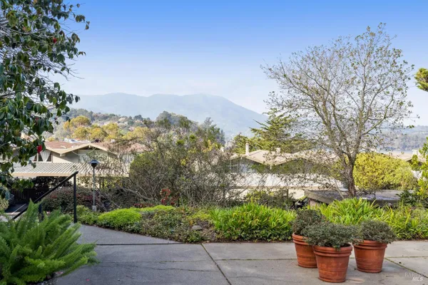 $549,000 | 367 Eden Roc Drive, Sausalito, CA 94965