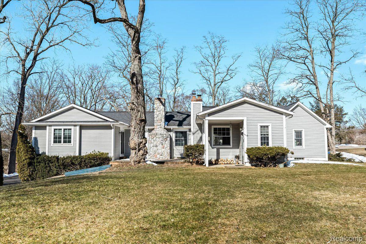 4529 Pleasant Valley Road Brighton, MI 48114 - Photo 5 of 66 Gallery Image 5