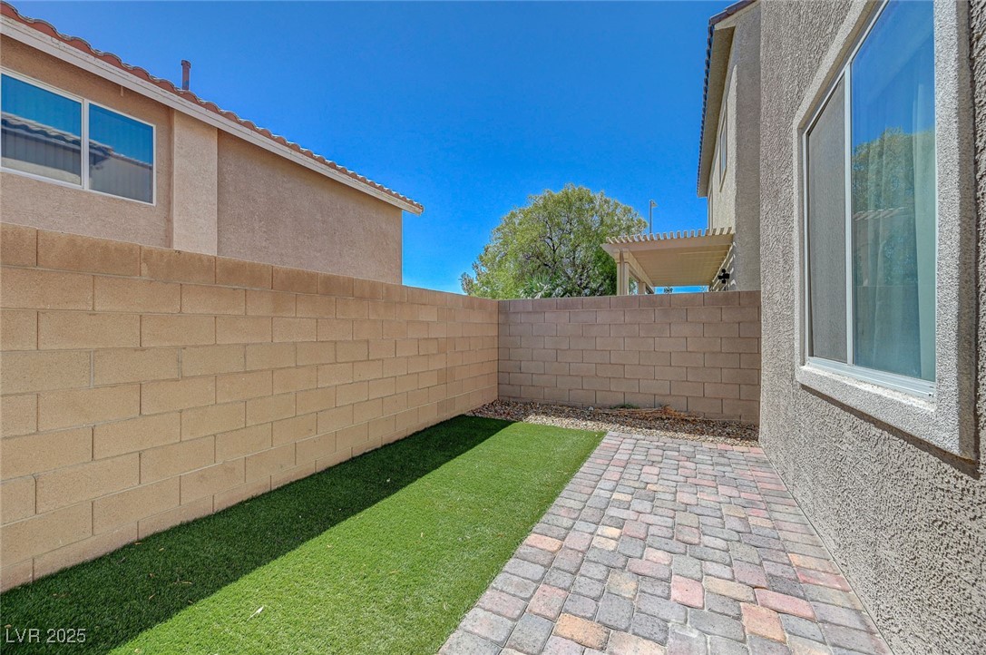 5244 Fiery Sky Ridge Street Las Vegas, NV 89148 - Photo 33 of 37