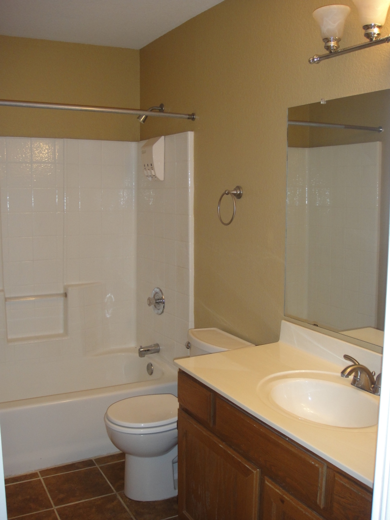 8918 West Ocotillo Road Glendale, AZ 85305 - Photo 9 of 12 secondary bath