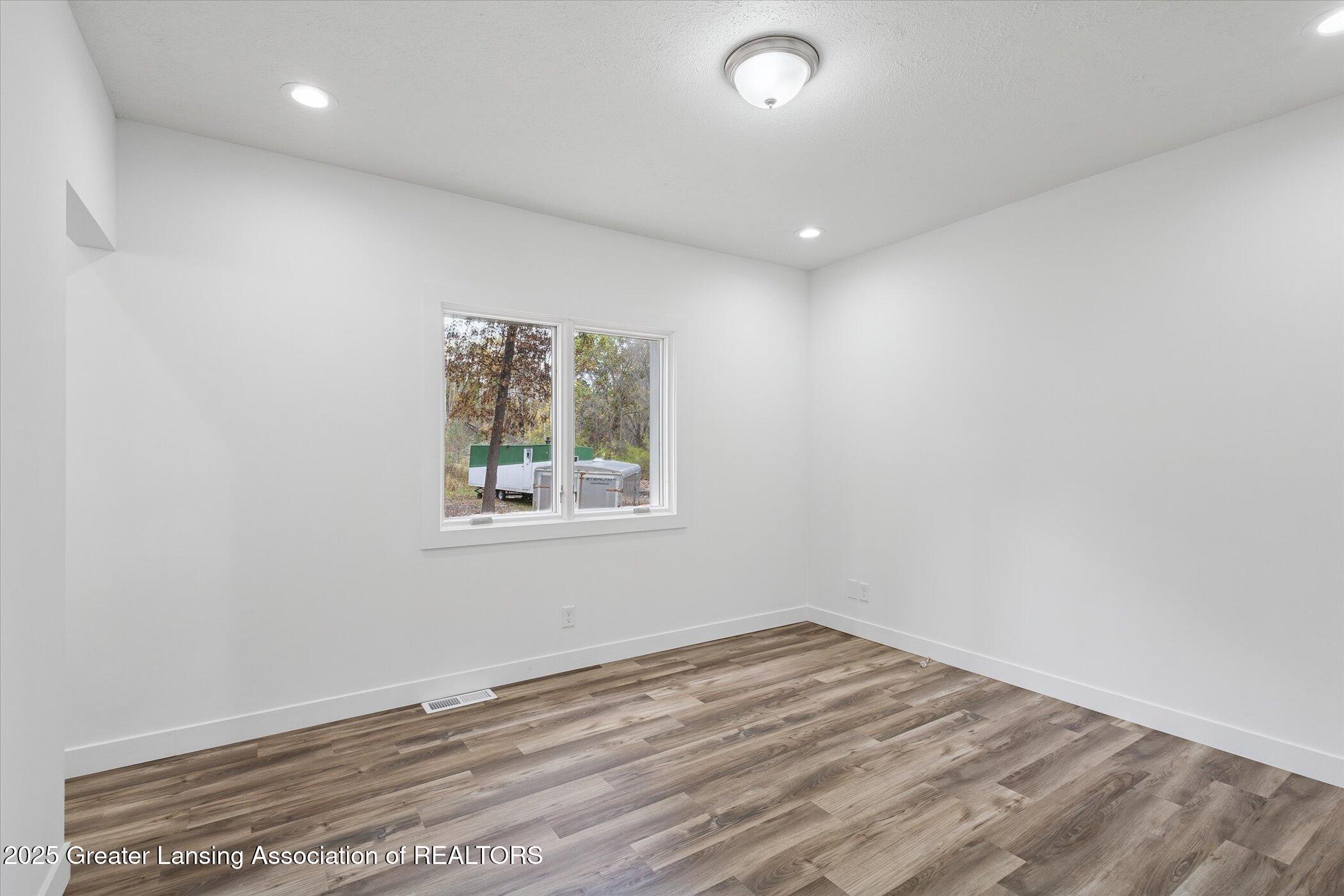 9595 East State Road Haslett, MI 48840 - Photo 26 of 47 25-9595-State-Rd-WindowStill-Photography