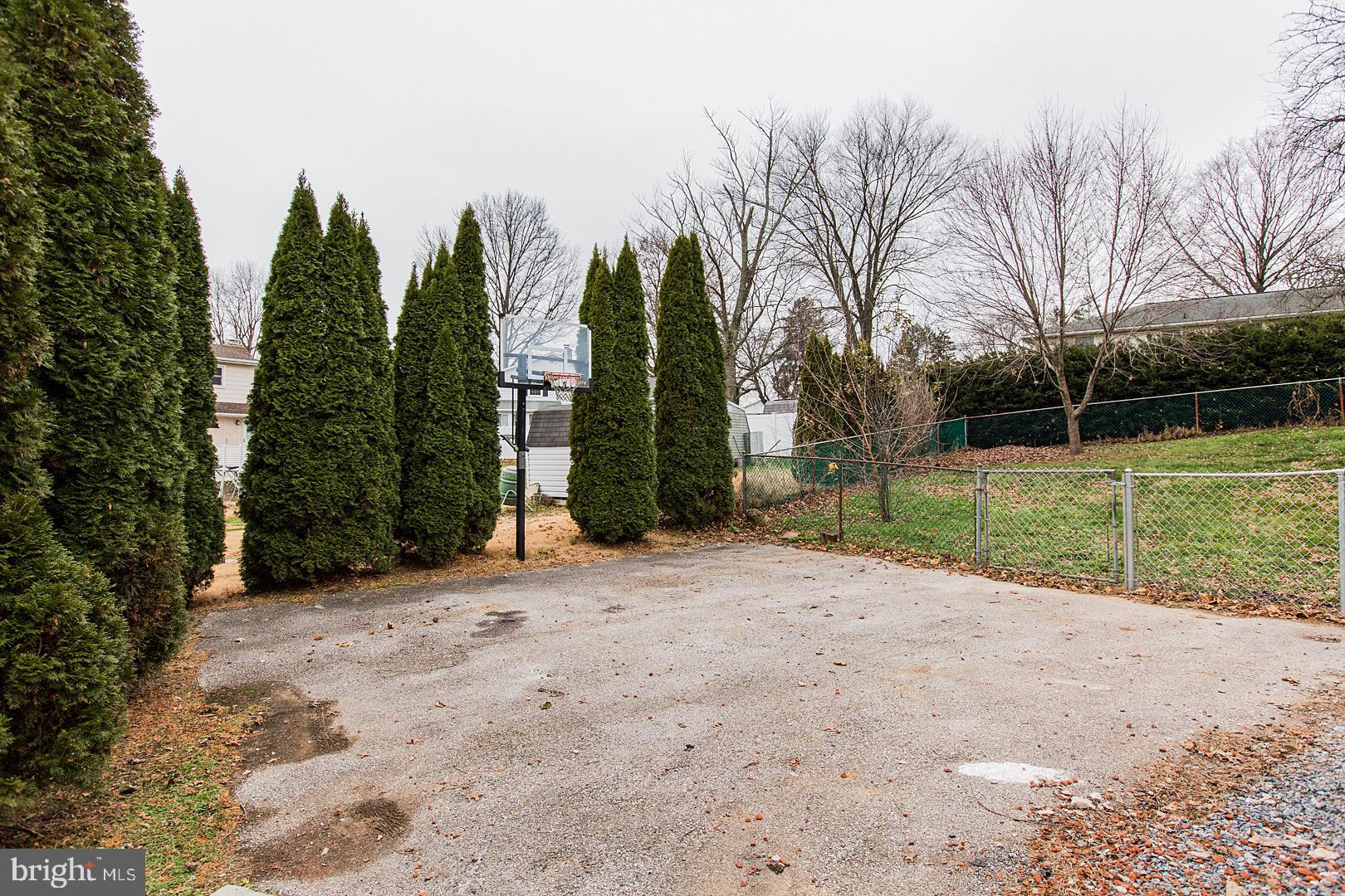 240 Margate Road York, PA 17408 - Photo 8 of 68