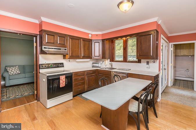 40 South Brookside Road Springfield, PA 19064 - Photo 26 of 47 Expanded Eat In Kitchen