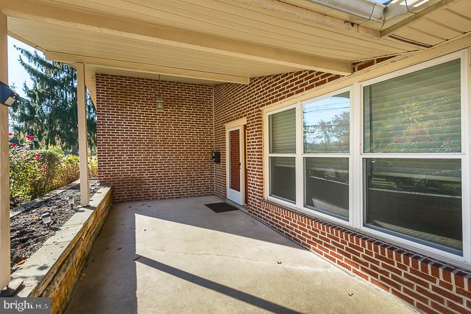40 South Brookside Road Springfield, PA 19064 - Photo 6 of 47 Front Porch