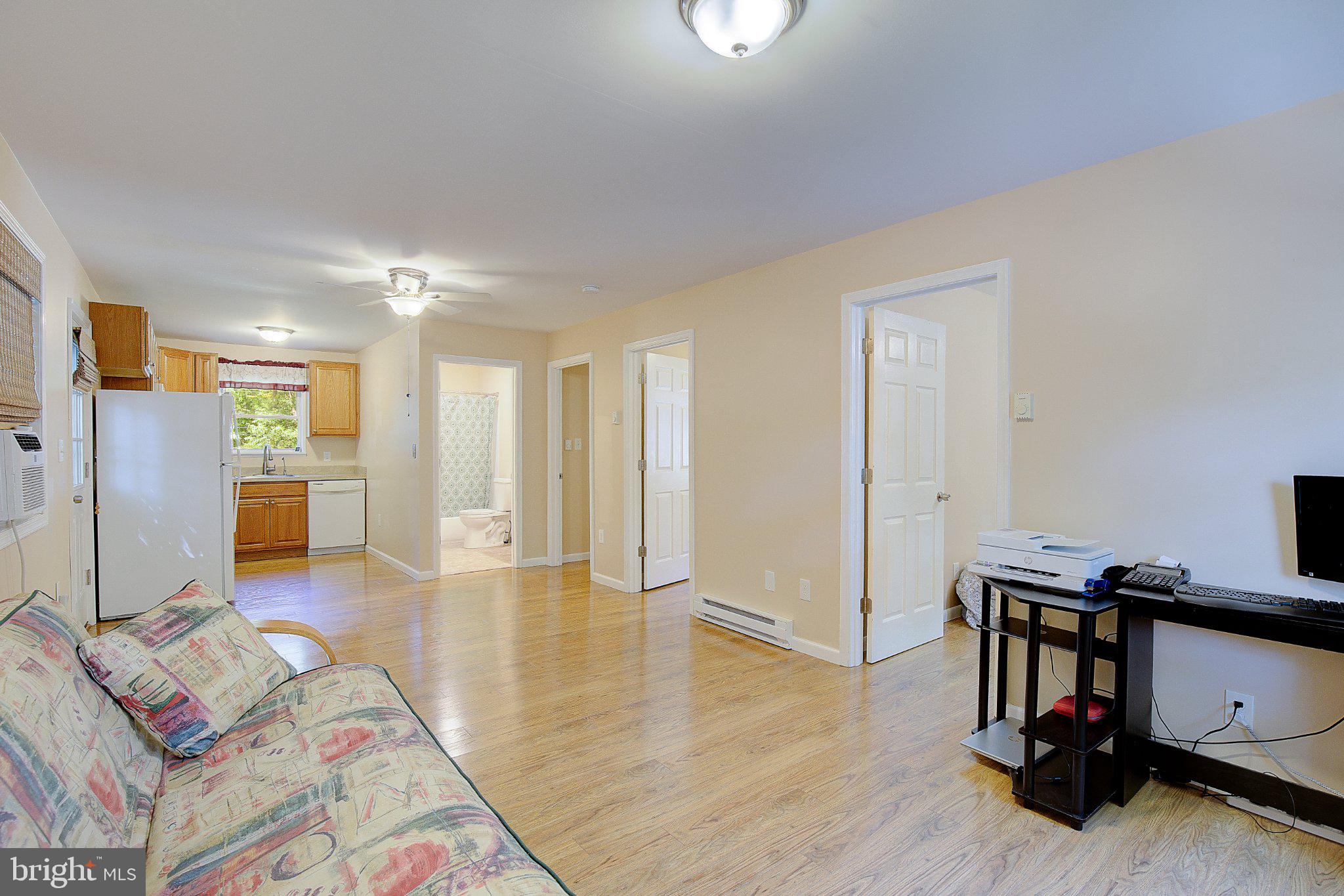 1718 Ridgely Road Edgewater, MD 21037 - Photo 13 of 19 Bright and inviting open space.