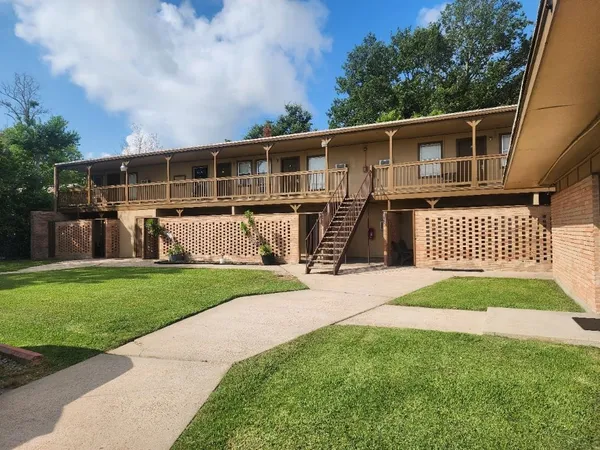 $1,400 | 1349 Jefferson Drive, Port Arthur, TX 77642