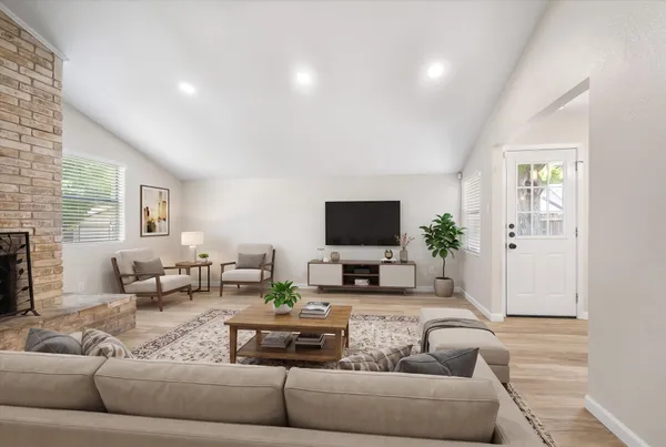 $2,195 | 10300 Rutland Village East, Austin, TX 78758