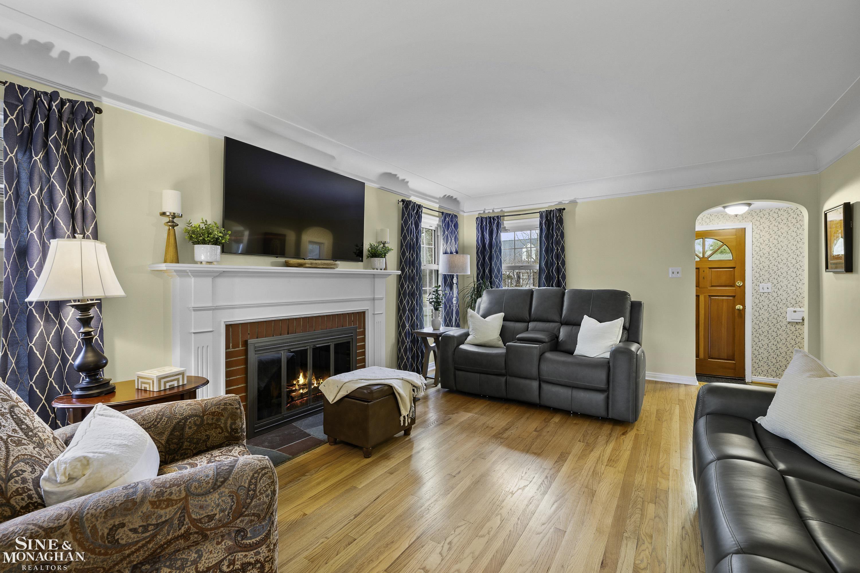 612 Hawthorne Road Grosse Pointe Woods, MI 48236 - Photo 7 of 51