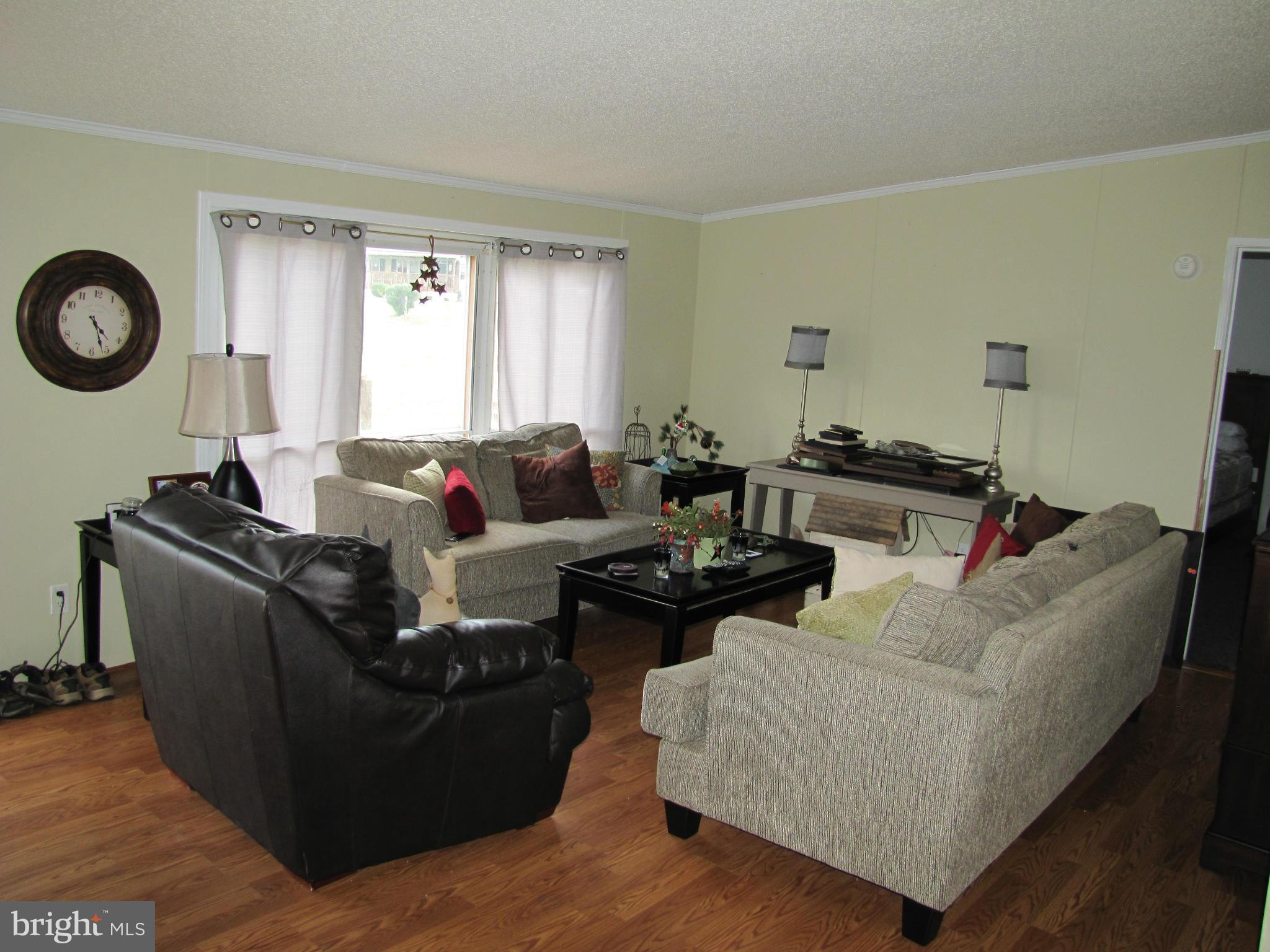 2319 Guard Hill Road Middletown, VA 22645 - Photo 9 of 17 Living Room