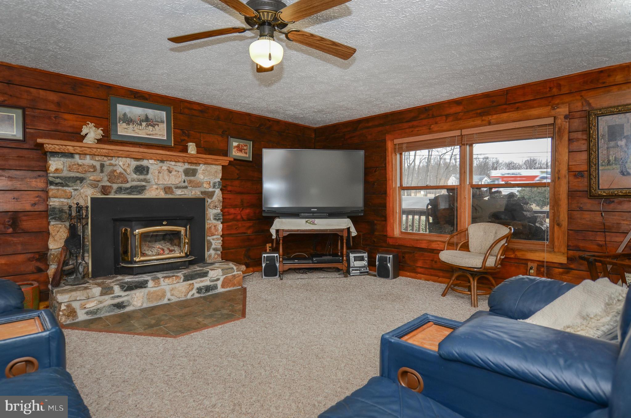 1136 Priestford Road Street, MD 21154 - Photo 17 of 24 Living Room