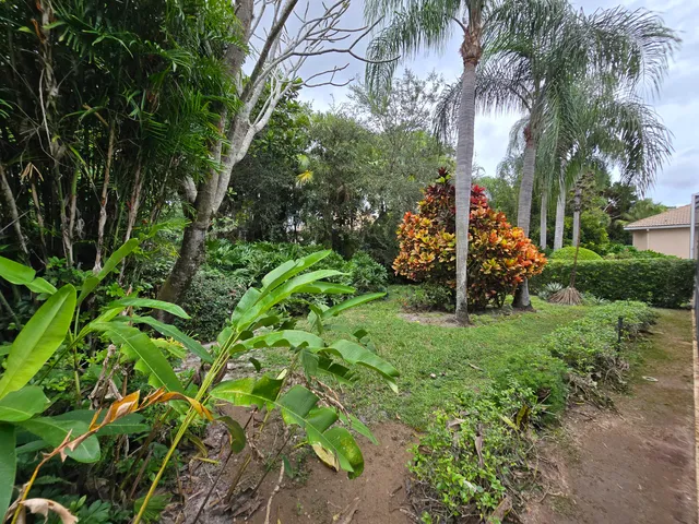 $395,000 | 6846 Fairway Lakes Drive, Boynton Beach, FL 33472