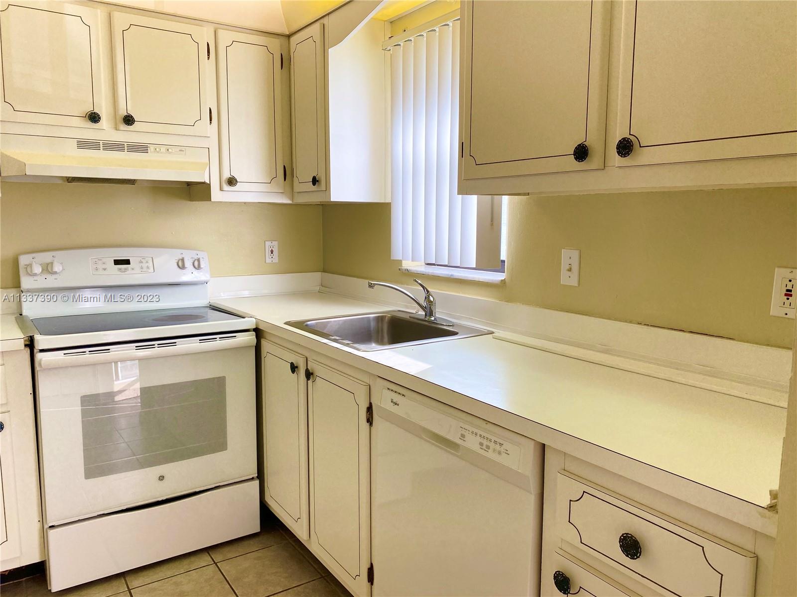 9355 Southwest 8th Street, Unit 107 Boca Raton, FL 33428 - Photo 9 of 21