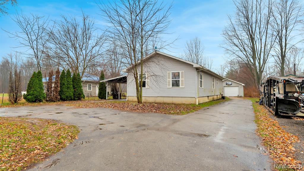 13721 Sumpter Road Carleton, MI 48117 - Photo 4 of 30
