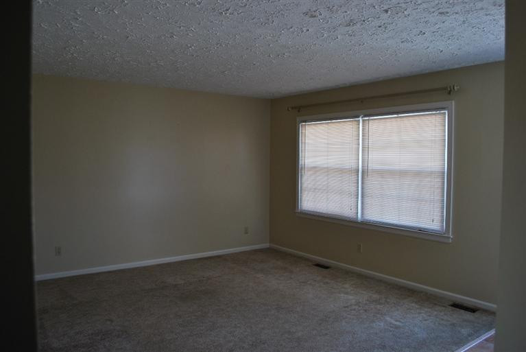 1828 Raleigh Road Lexington, KY 40505 - Photo 3 of 30 Photo 3