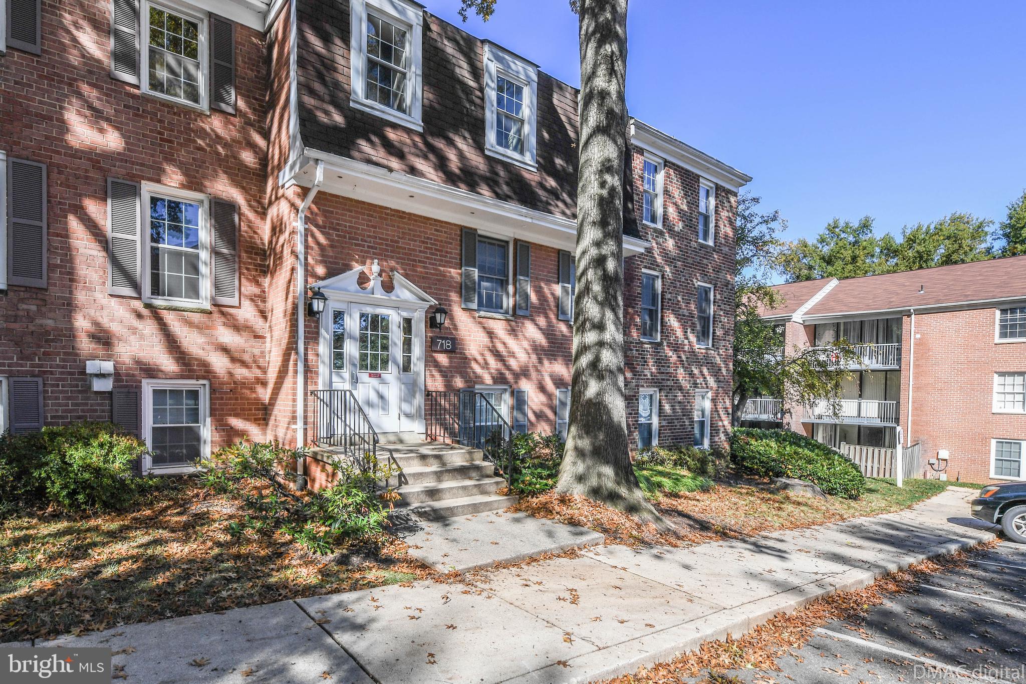 718 Quince Orchard Boulevard, Unit 201 Gaithersburg, MD 20878 - Photo 2 of 22