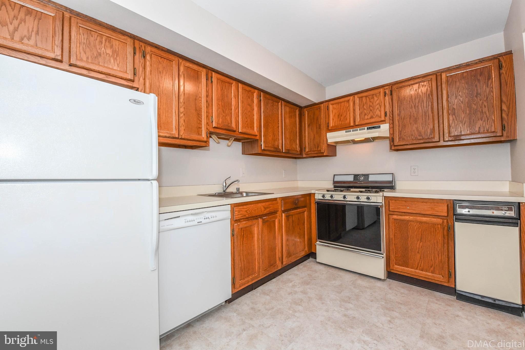 718 Quince Orchard Boulevard, Unit 201 Gaithersburg, MD 20878 - Photo 11 of 22
