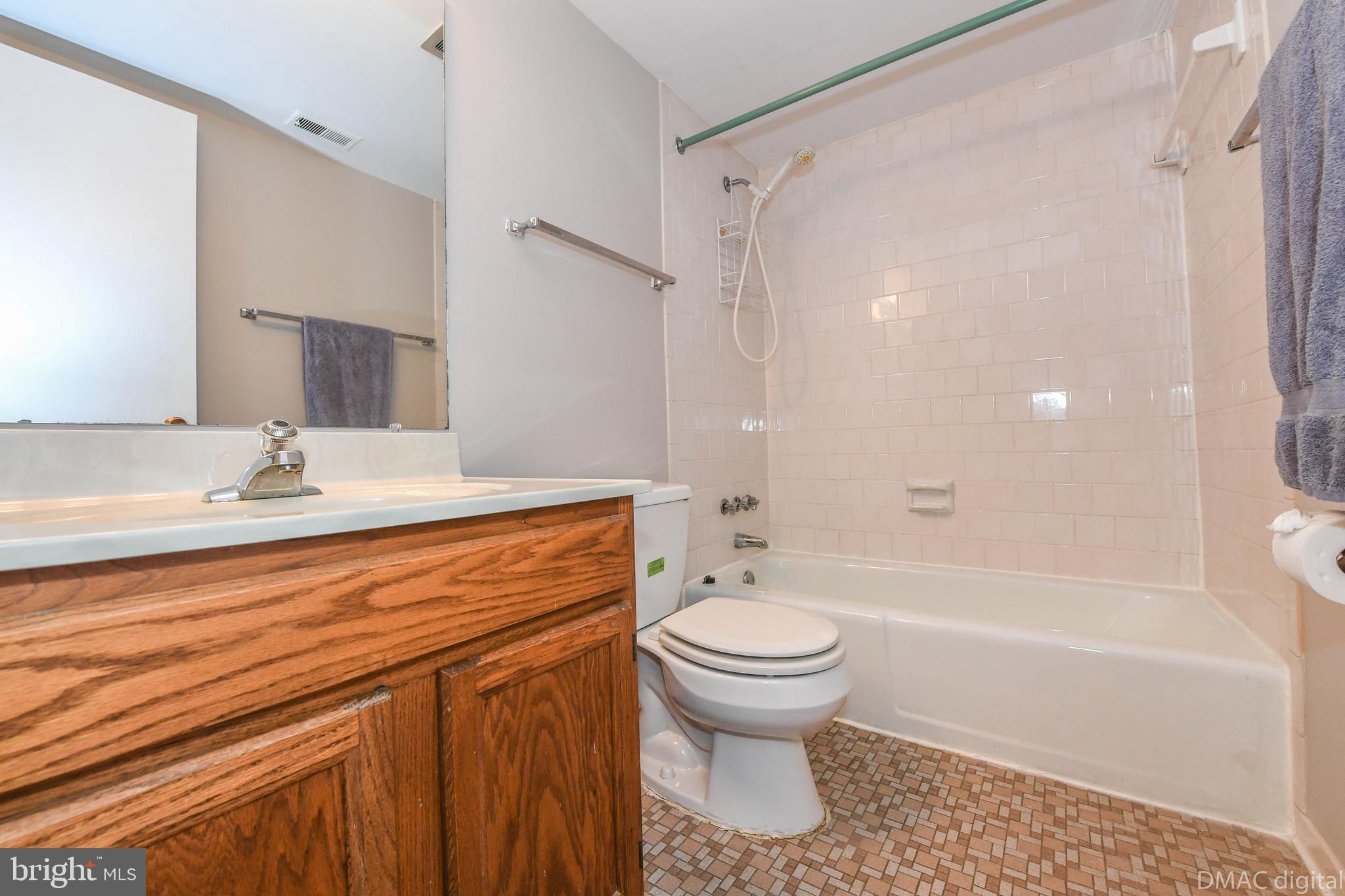 718 Quince Orchard Boulevard, Unit 201 Gaithersburg, MD 20878 - Photo 18 of 22