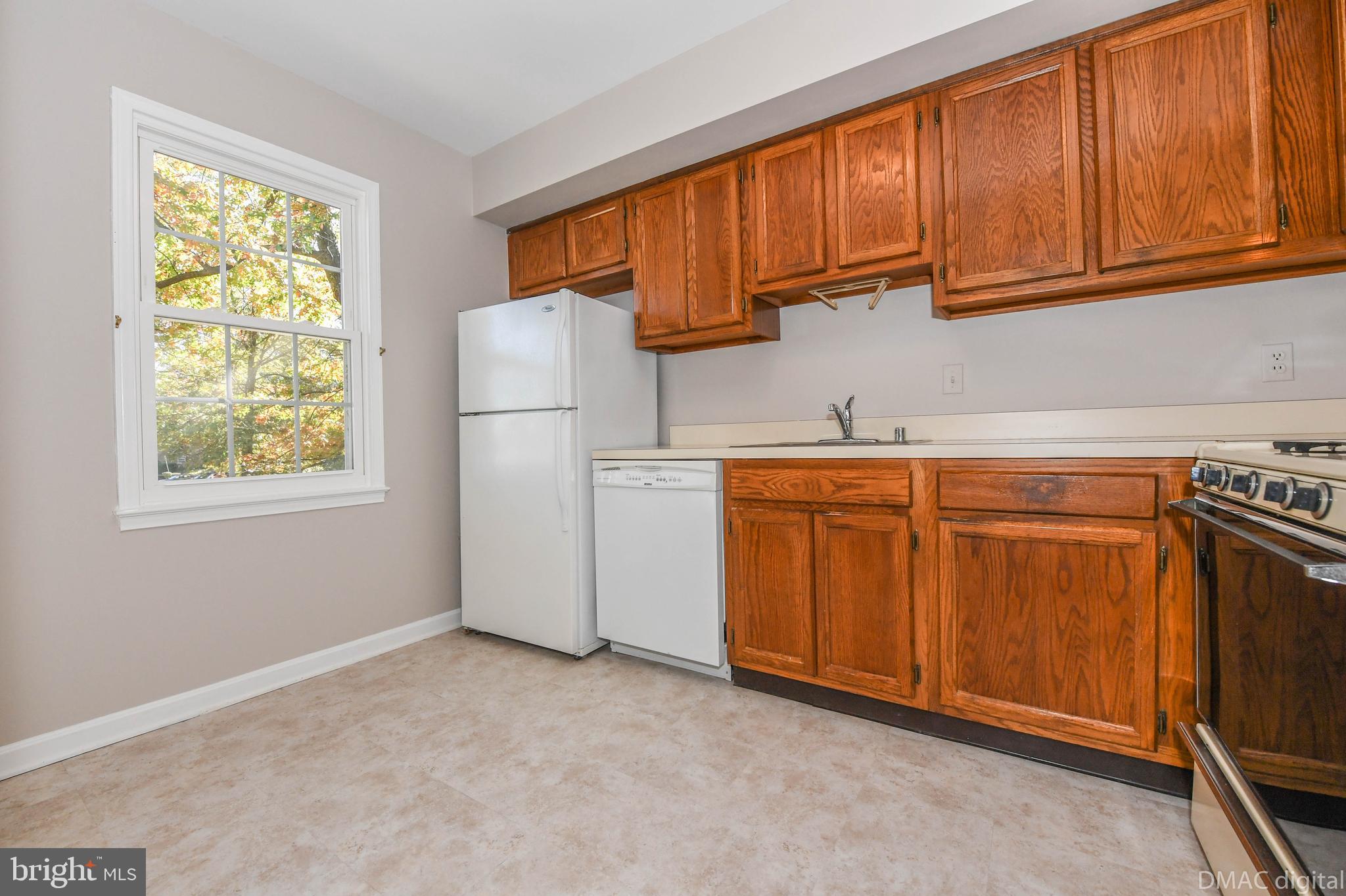 718 Quince Orchard Boulevard, Unit 201 Gaithersburg, MD 20878 - Photo 10 of 22