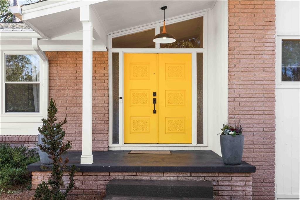 2576 River Oak Drive Decatur, GA 30033 - Photo 43 of 47 a front view of a house with a window