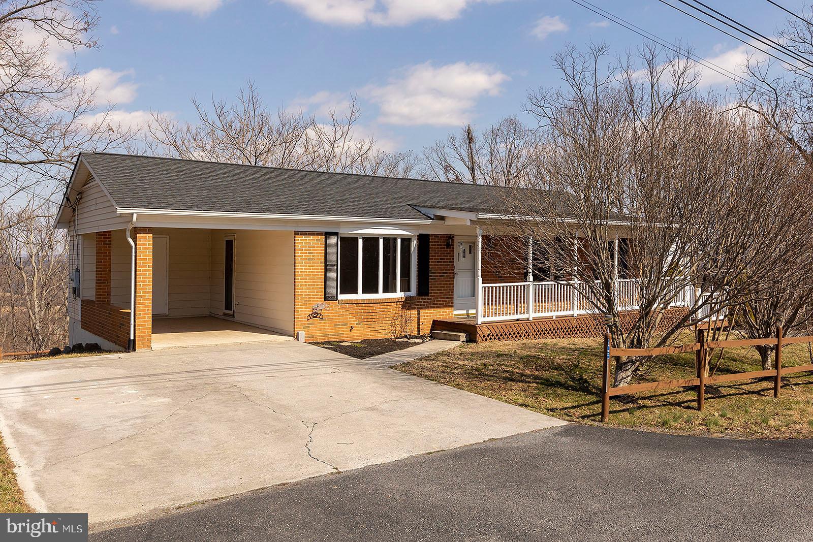 516 Lower Valley Road Strasburg, VA 22657 - Photo 6 of 7 Attached carport