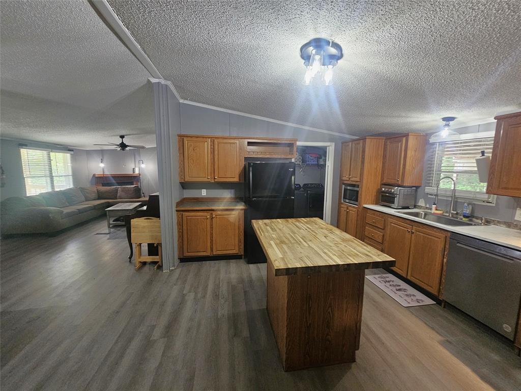 12910 Springhaven Drive Keithville, LA 71047 - Photo 9 of 33 Kitchen to living