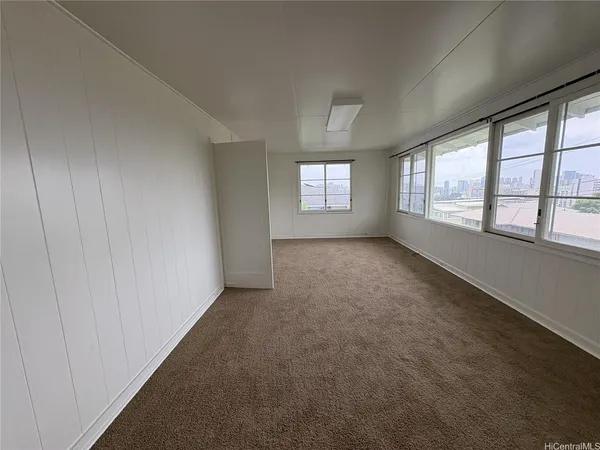 $3,800 | 2022 Leiloke Drive, Honolulu, HI 96822