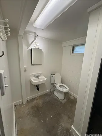 $3,800 | 2022 Leiloke Drive, Honolulu, HI 96822