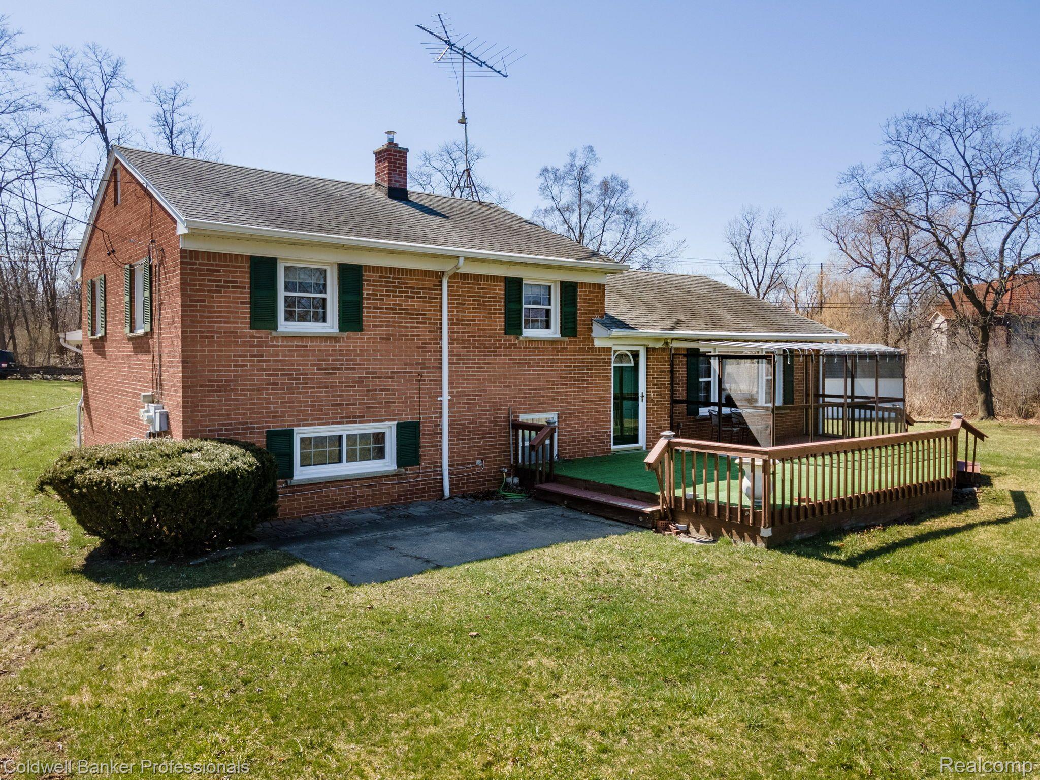 9850 Rilton Clarkston, MI 48348 - Photo 28 of 32