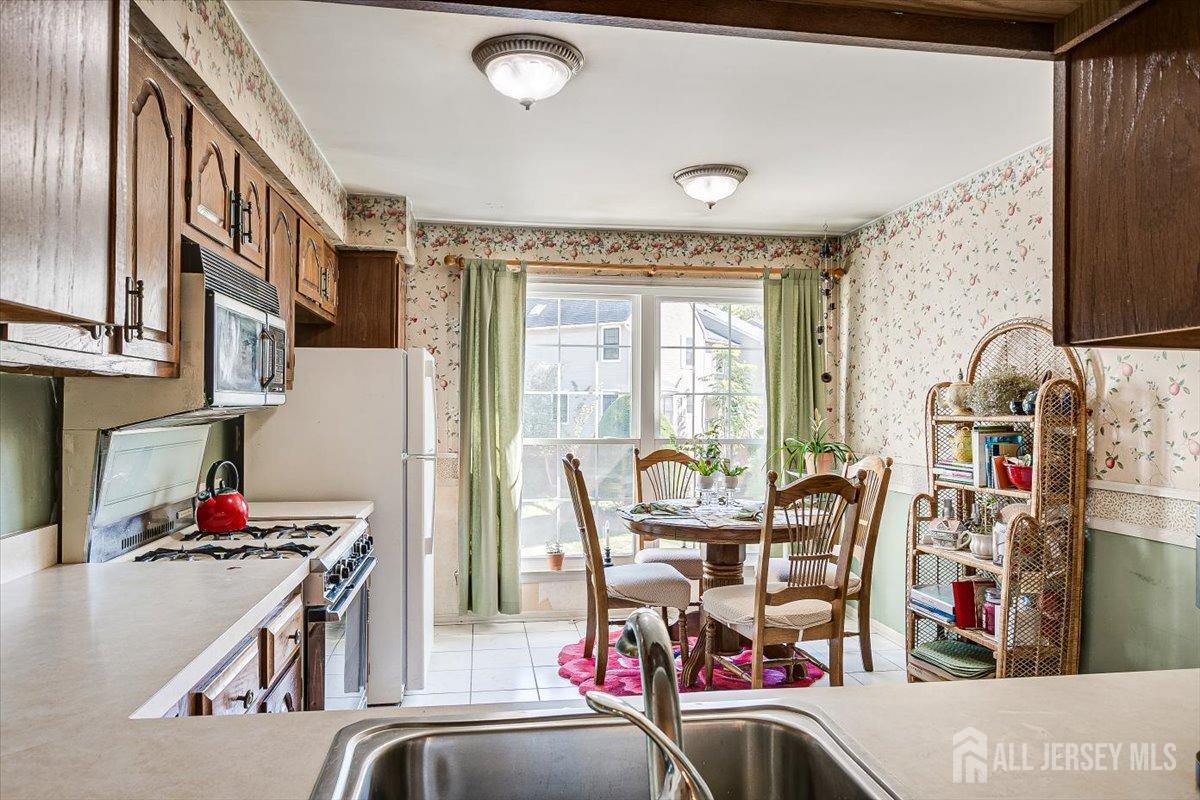 3405 Springbrook Drive Edison, NJ 08820 - Photo 19 of 54