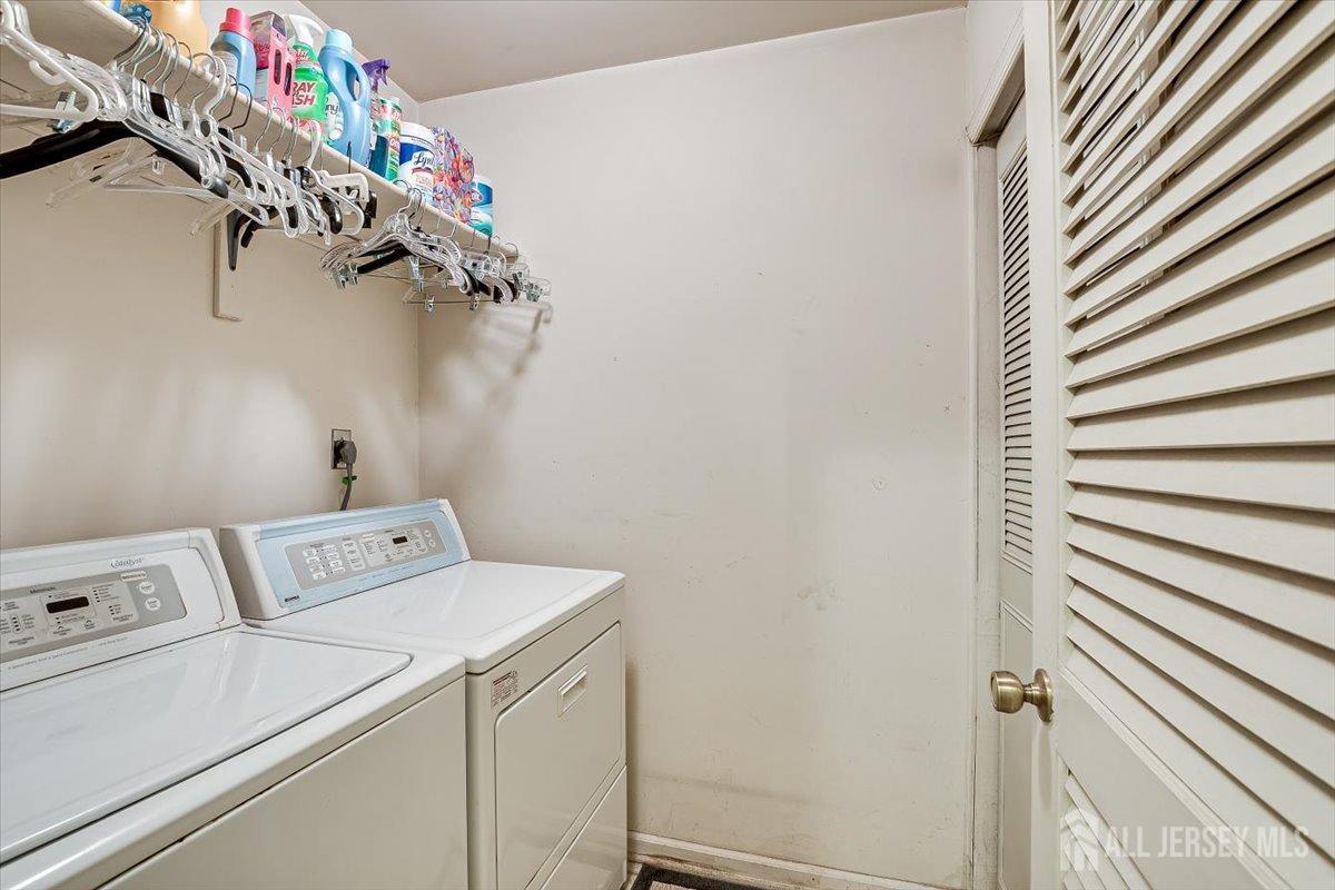 3405 Springbrook Drive Edison, NJ 08820 - Photo 44 of 54