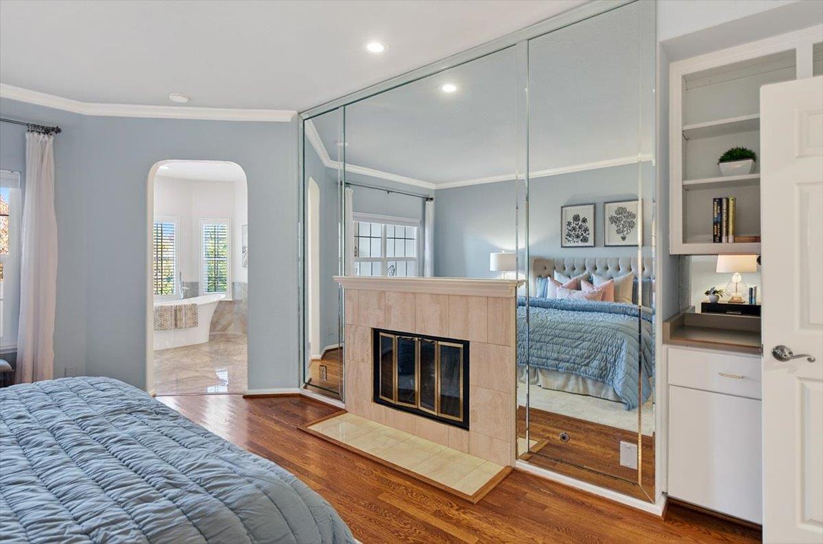 1190 Maria Privada Mountain View, CA 94040 - Photo 15 of 49