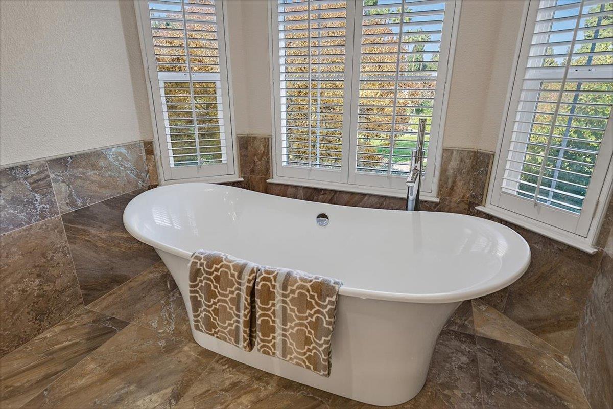 1190 Maria Privada Mountain View, CA 94040 - Photo 21 of 49