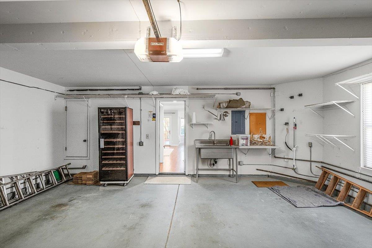 1190 Maria Privada Mountain View, CA 94040 - Photo 34 of 49