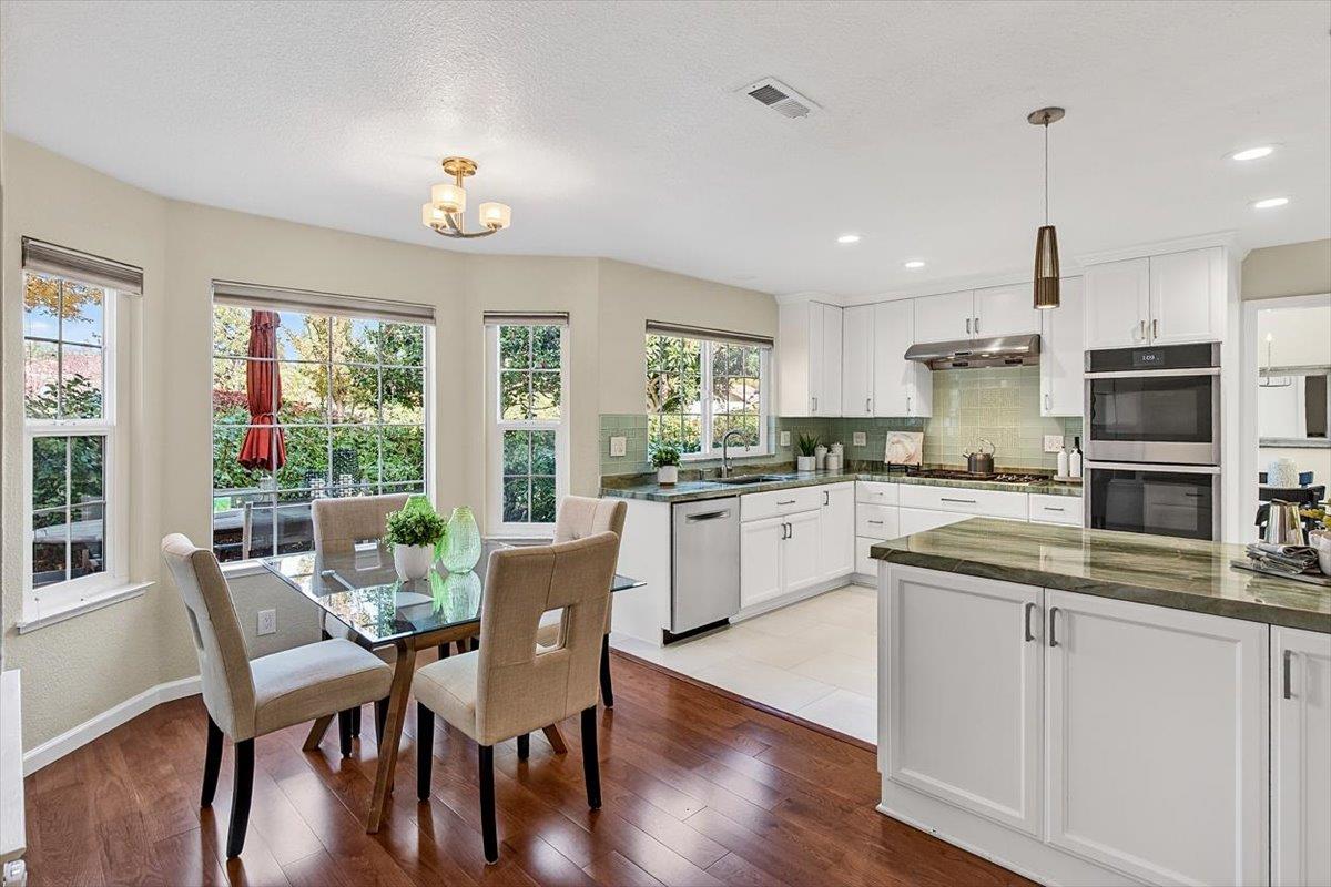 1190 Maria Privada Mountain View, CA 94040 - Photo 10 of 49